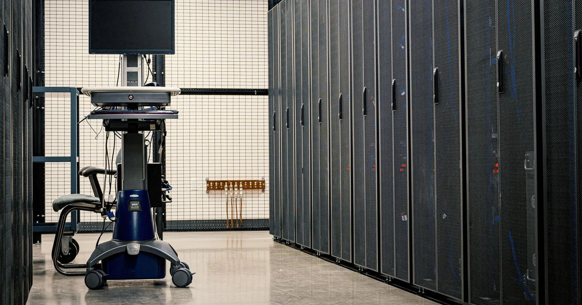 Edge servers in industrial installation