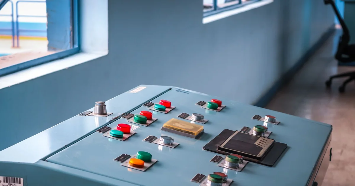 Industrial control screen with real-time data