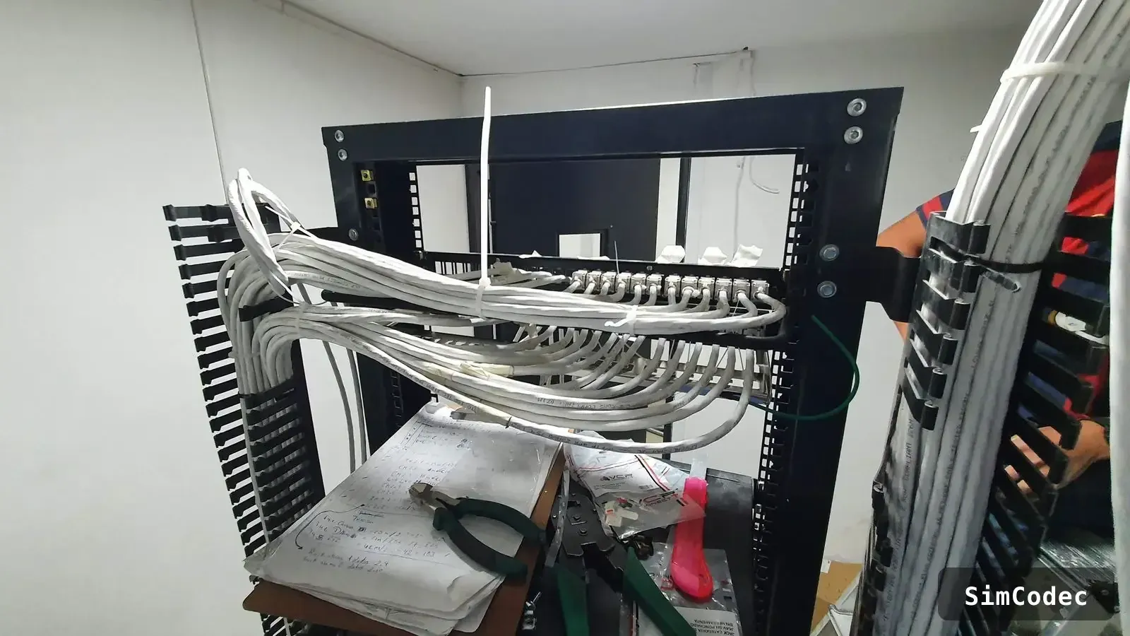 Structured cabling combing